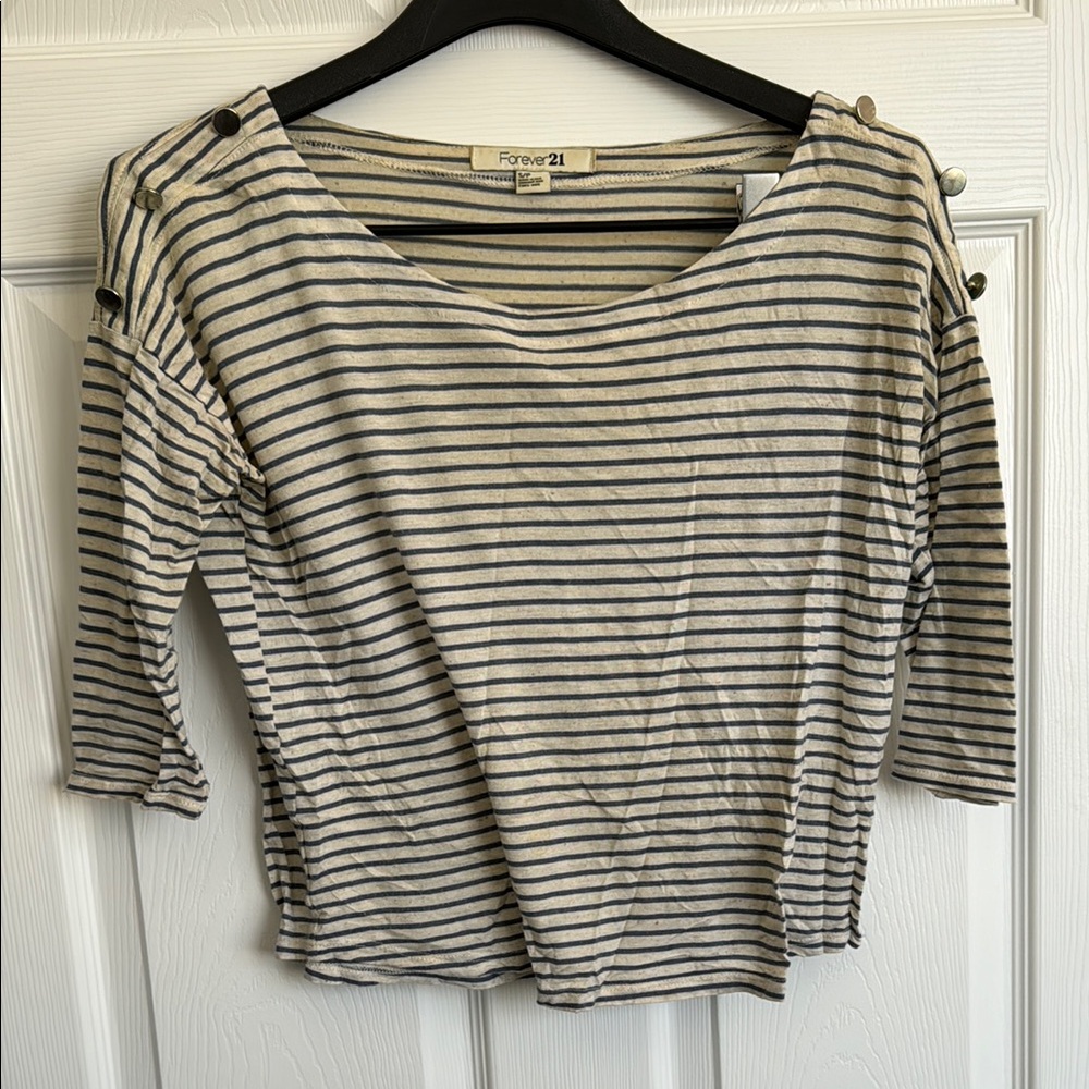 Boxy Striped Light Blue and Off White Button Shoulder 3/4 Length Sleeve Tee